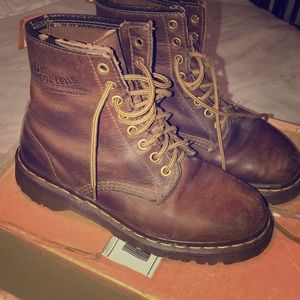 DOC MARTENS. Brown leather!